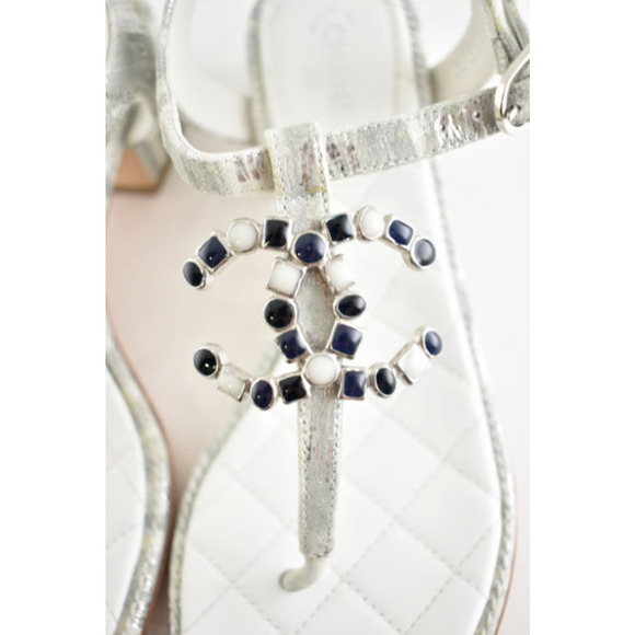 Chanel 20P White Silver CC Logo Mule Strap Thong Sandal Block Heel Flat 36.5c - Picture 12 of 12